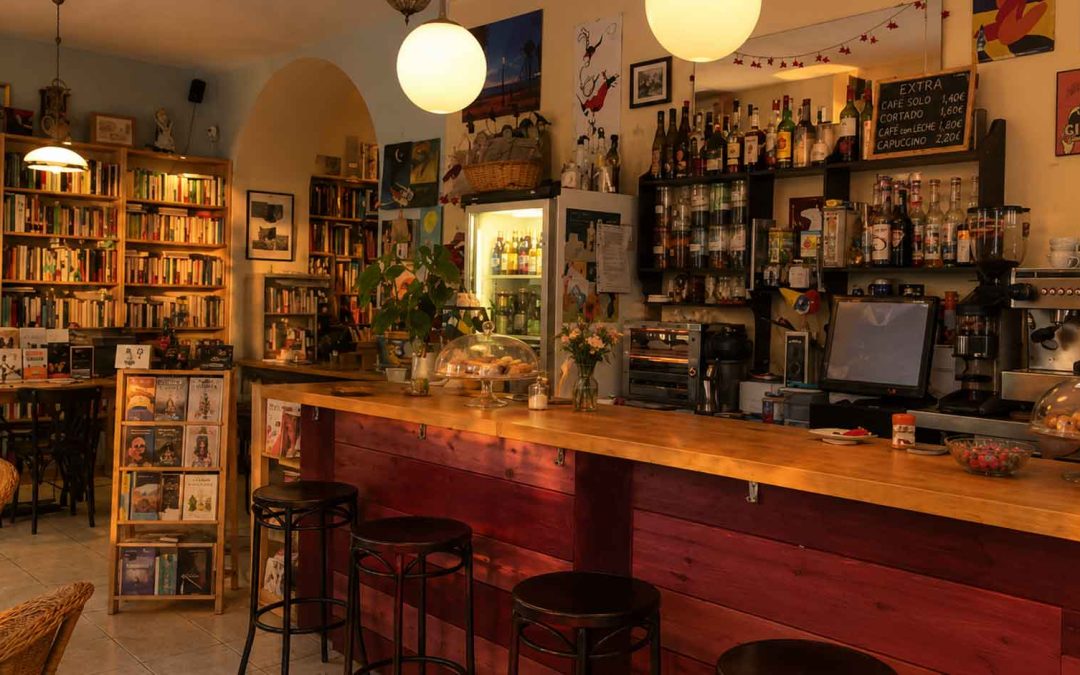 La Clandestina Librería Café